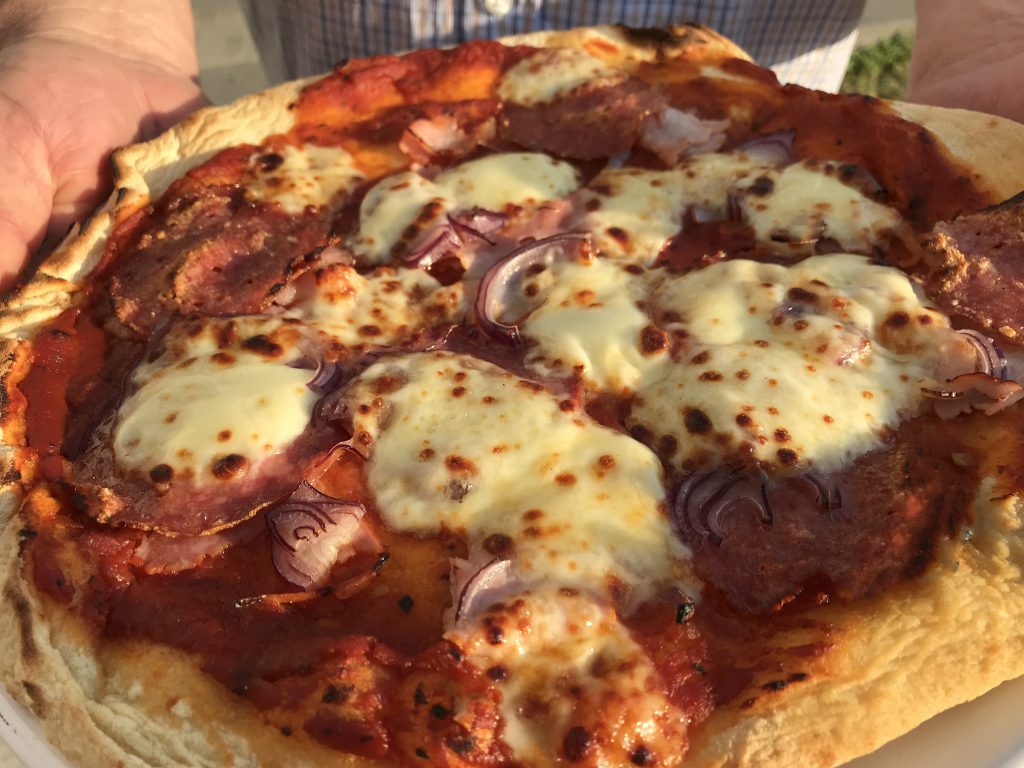 Pizza Salami Schinken